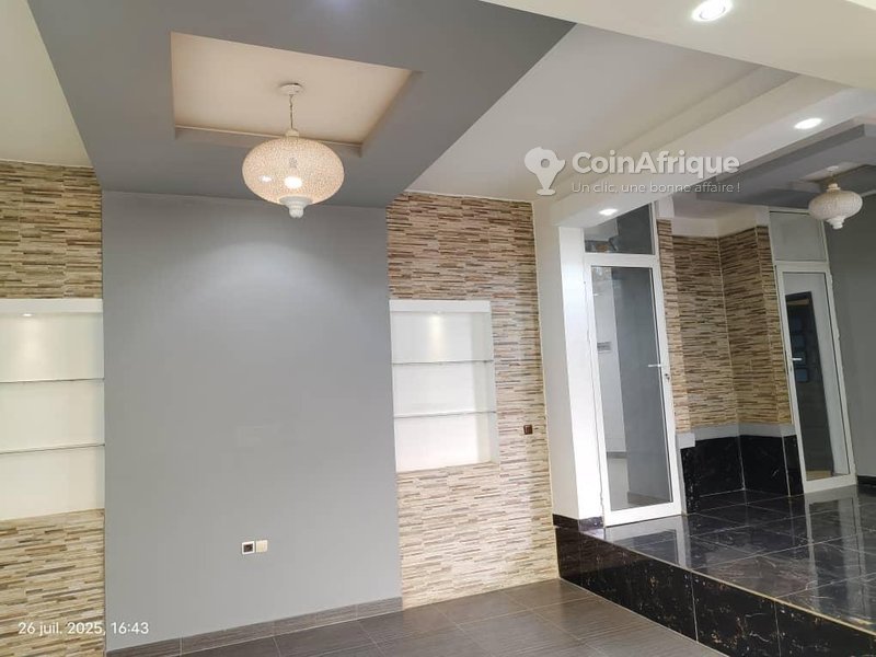 Villa luxueuse de 3 chambres avec cadre sécurisé et construction récente