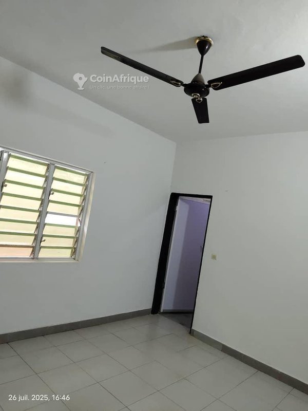 Villa luxueuse de 3 chambres avec cadre sécurisé et construction récente