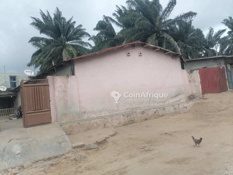 Villa spacieuse de 3 pièces avec boutiques et commodités modernes en angle de rue