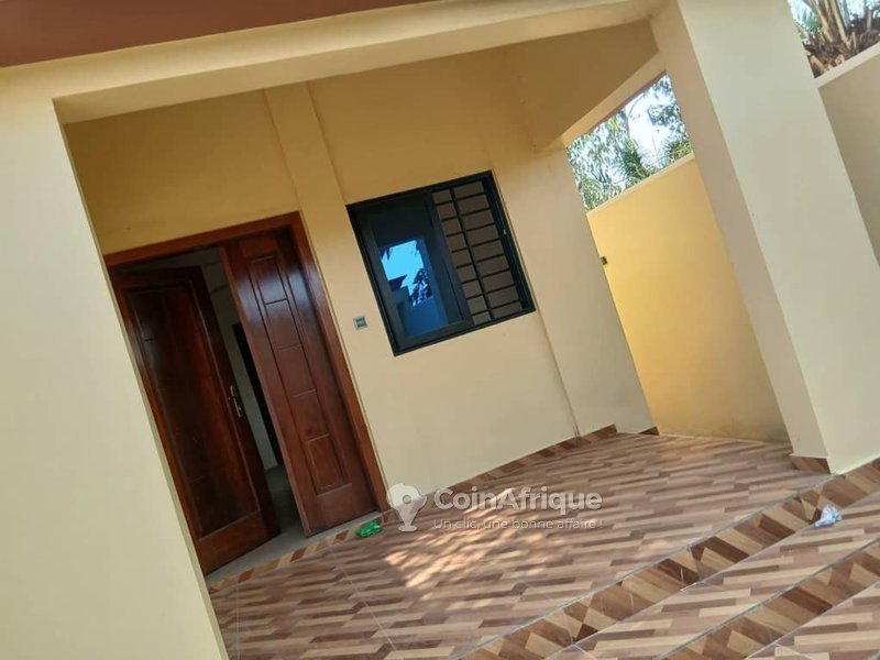 Villa luxueuse de 7 pièces avec garage spacieux et terrasse panoramique