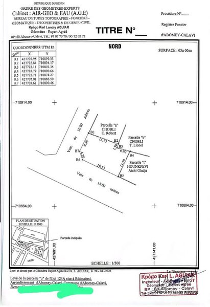 Terrain en angle de rue avec documents complets et emplacement stratégique