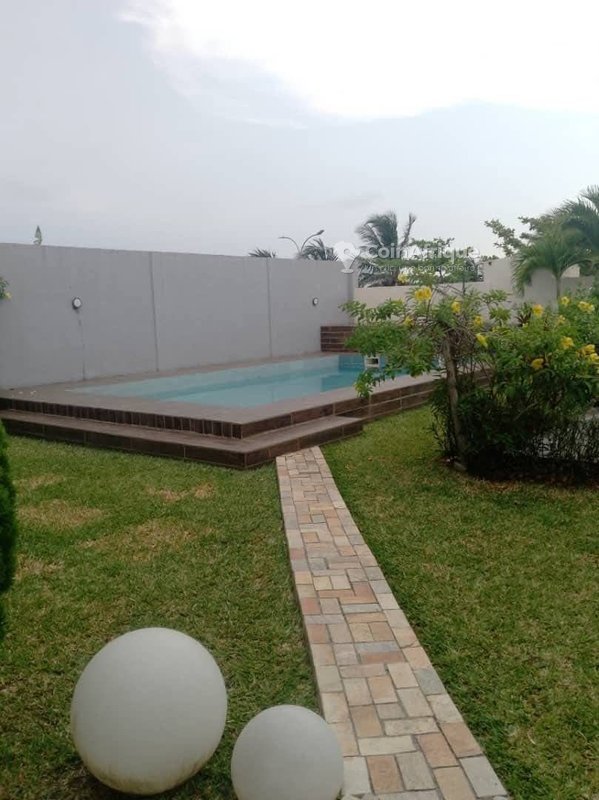 Villa luxueuse de 6 pièces avec piscine privée et vue sur la mer