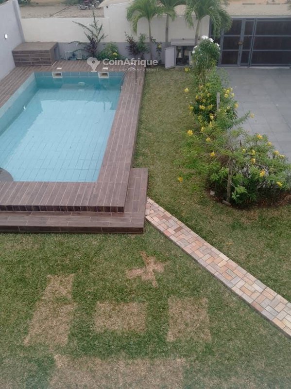 Villa luxueuse de 6 pièces avec piscine privée et vue sur la mer