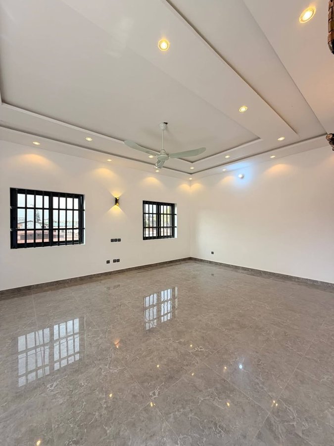 Appartement 2 pièces climatisé avec balcon et cuisine fonctionnelle