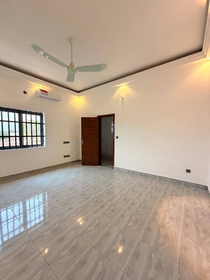 Appartement 2 pièces climatisé avec balcon et cuisine fonctionnelle