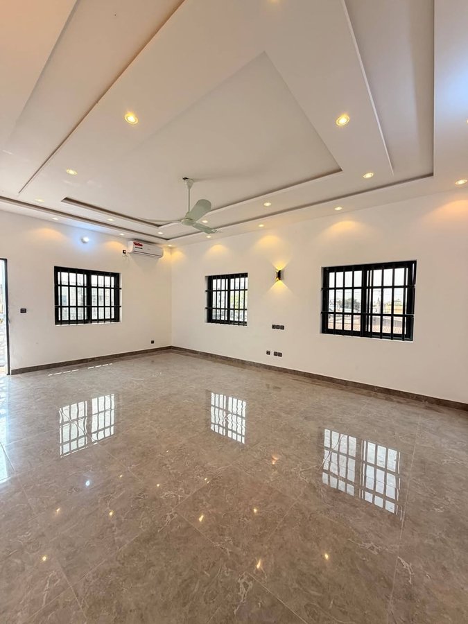 Appartement 2 pièces climatisé avec balcon et cuisine fonctionnelle