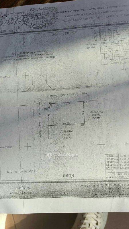 Terrain spacieux de 500 m² avec documents légaux complets à Fidjrossè Centre
