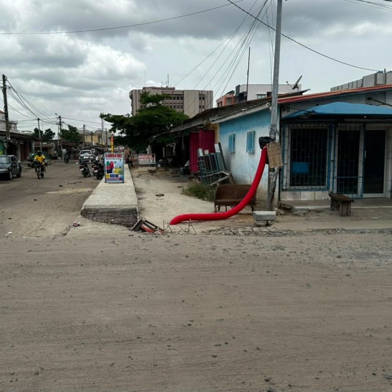 Terrain spacieux de 531m² en angle de rue dans un quartier stratégique à fort potentiel
