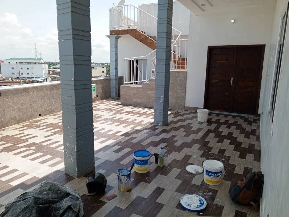 Appartement meublé 3 pièces avec terrasses spacieuses et climatisation intégrale