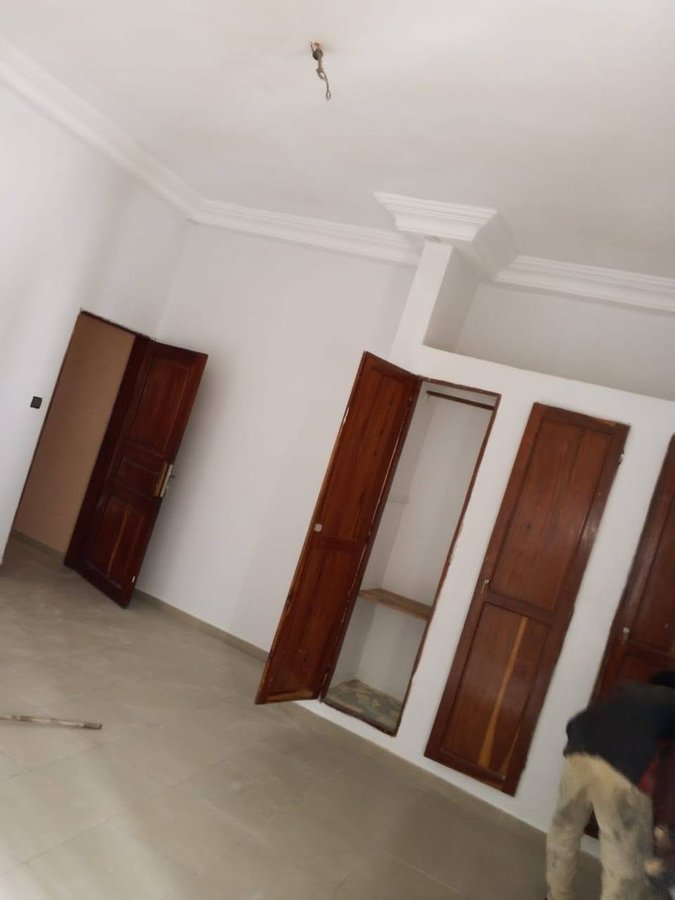 Appartement 2 pièces rénové avec cuisine aérée et balcon personnel