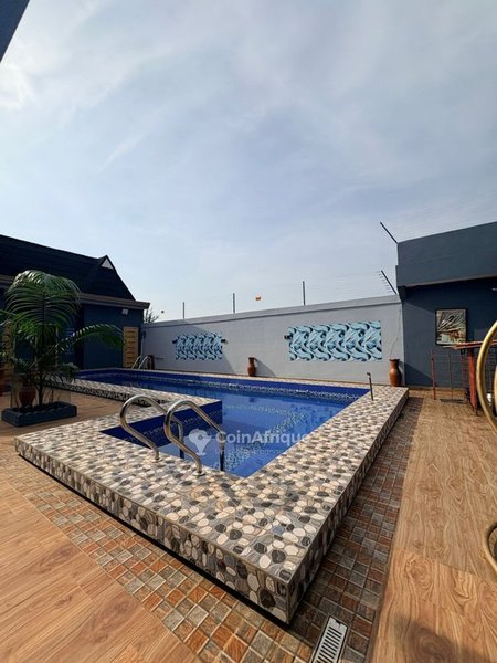 Villa luxueuse de 3 pièces avec piscine privée et espaces de détente