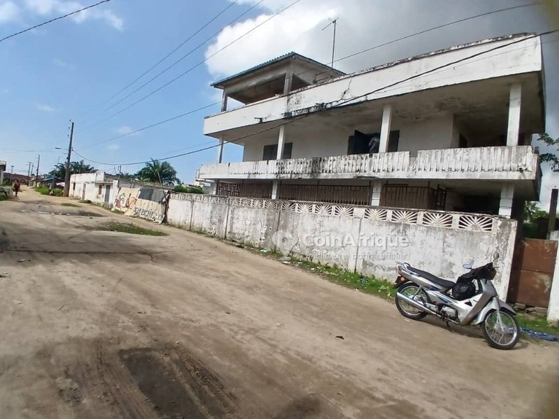 Terrain exceptionnel de 3125 m² avec titre foncier personnel et accès à deux rues