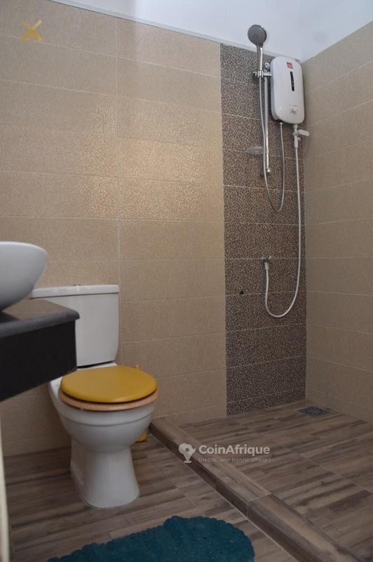 Appartement meublé de 3 pièces avec climatisation et services haut de gamme