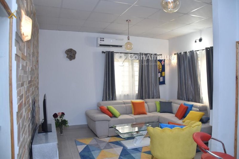 Appartement meublé de 3 pièces avec climatisation et services haut de gamme