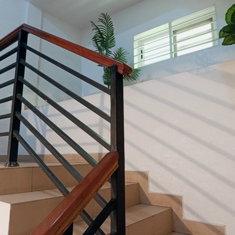 Appartement meublé de 3 pièces avec climatisation et accès immédiat à la plage