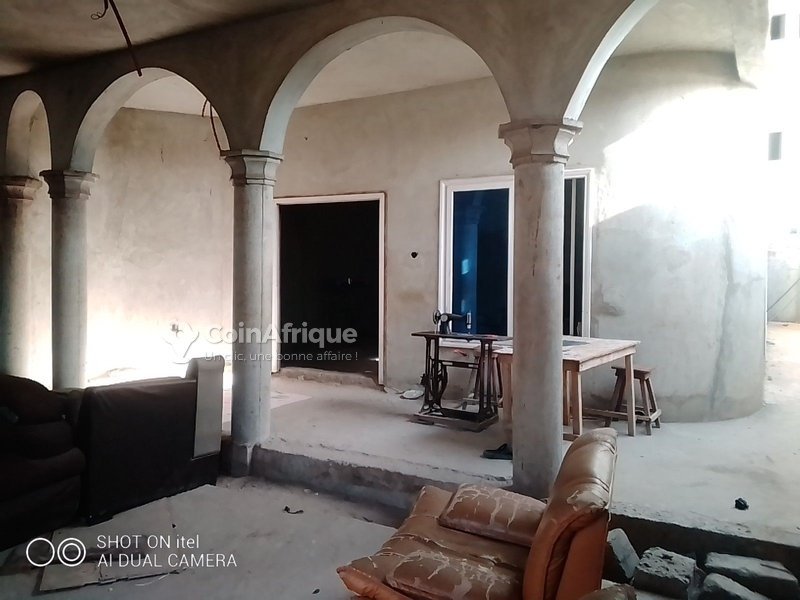 Immeuble de prestige avec 12 chambres et terrasse panoramique en cours de finition