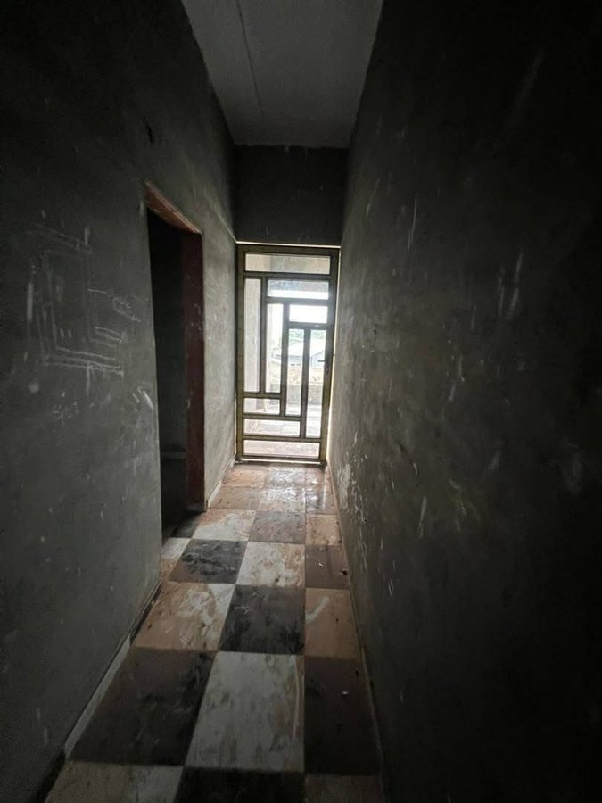 Villa spacieuse de 6 pièces avec garage double et titre foncier