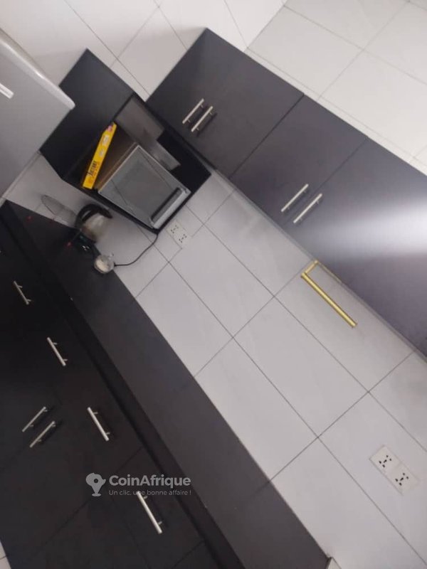 Appartement meublé de 3 pièces avec climatisation et douche privée