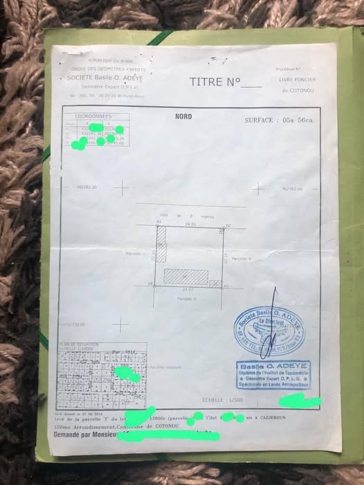 Terrain à vendre avec papiers légaux complets et emplacement stratégique