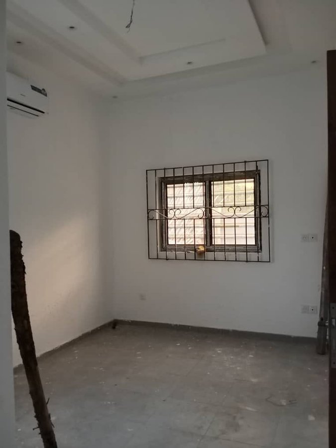 Appartement cosy d'une pièce avec climatisation et design moderne