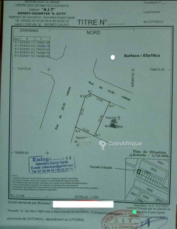 Terrain constructible en angle de rue avec documents administratifs complets