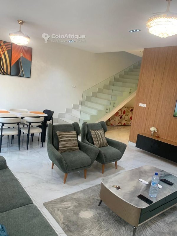 Appartement meublé 3 pièces avec entrée personnelle et duplex