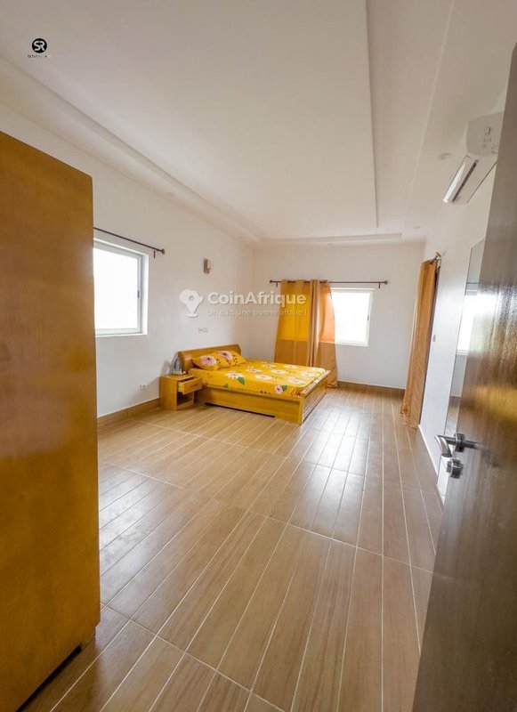 Appartement meublé de 3 pièces avec climatisation et salon ultra moderne