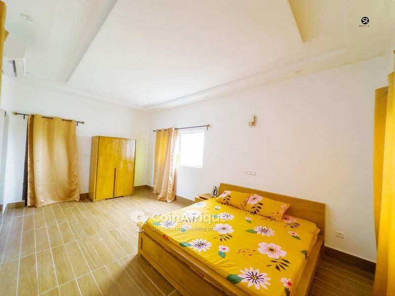 Appartement meublé de 3 pièces avec climatisation et salon ultra moderne