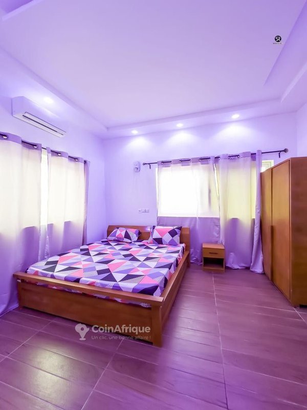 Appartement meublé de 3 pièces avec climatisation et salon ultra moderne
