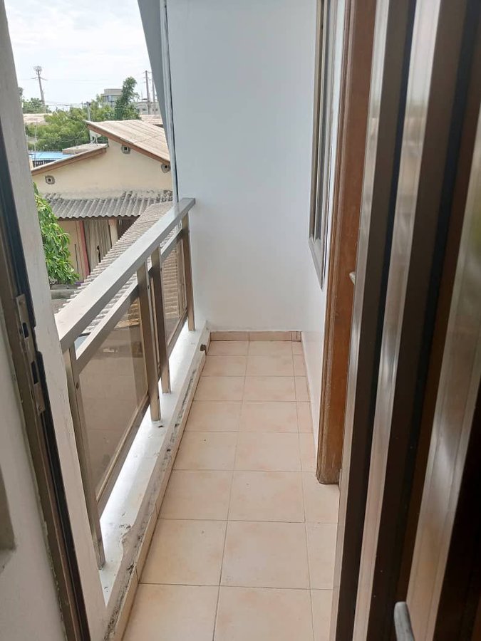 Appartement 2 pièces avec douches privatives et balcons spacieux