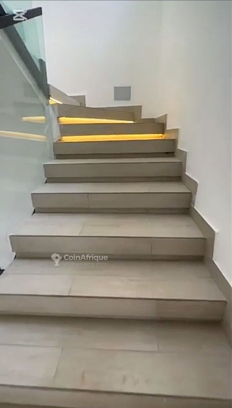 Villa luxueuse de 4 pièces avec rooftop et jardin spacieux