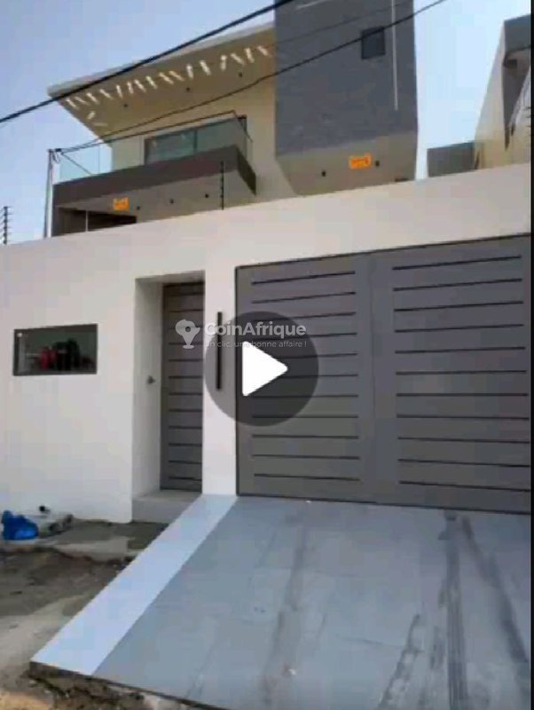 Villa luxueuse de 4 pièces avec rooftop et jardin spacieux