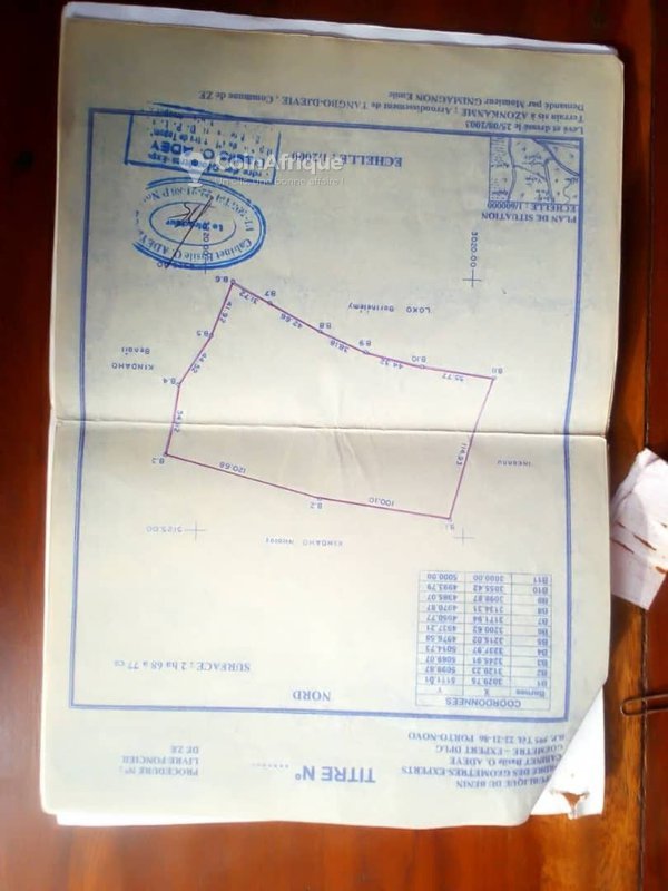 Terrain constructible d'exception de 527 m² avec chambre-salon et papiers en règle