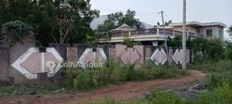Terrain de 1400 m²
