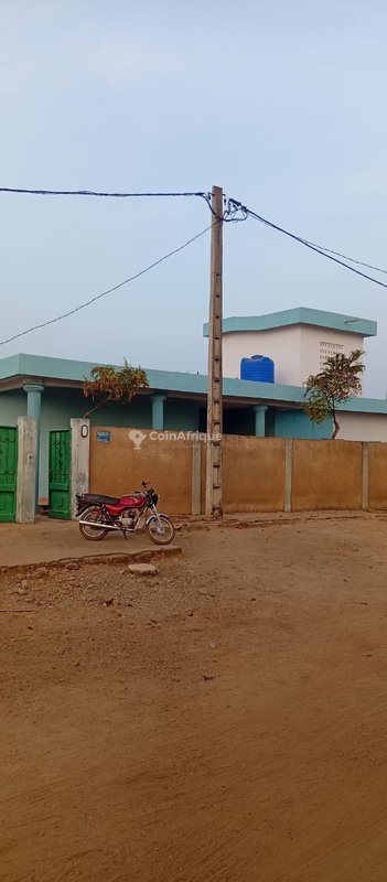 Villa luxueuse de 4 pièces avec garage spacieux et arrière-cour