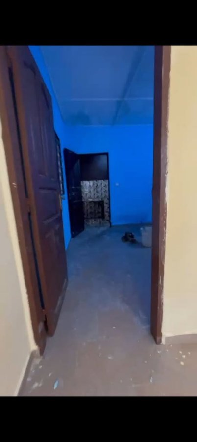 Appartement cosy d'une pièce avec sanitaire privé et peinture récente