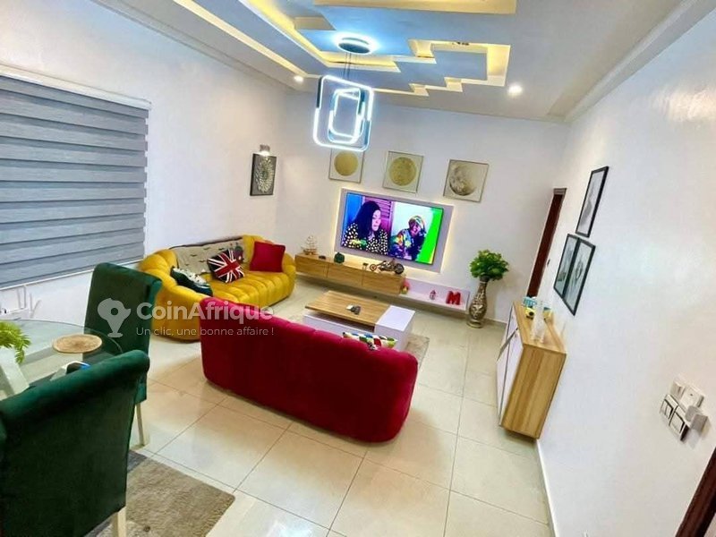Appartement meublé d'une pièce avec climatisation et services haut de gamme