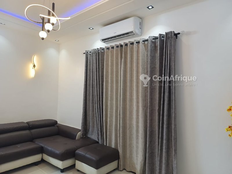 Appartement meublé de 3 pièces avec terrasse et garage sécurisé à proximité de la plage