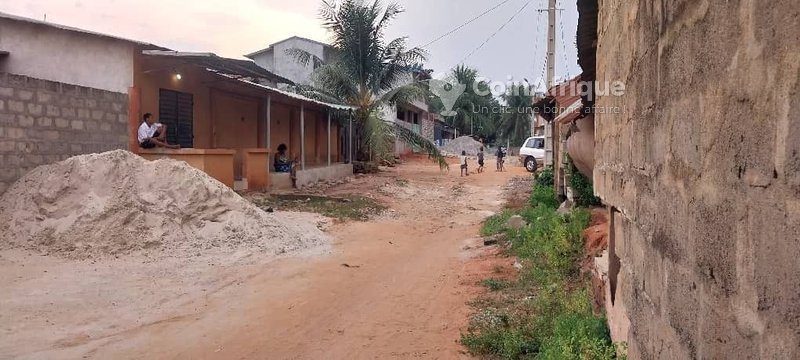 Terrain à vendre avec titre foncier et voies spacieuses de 10 mètres