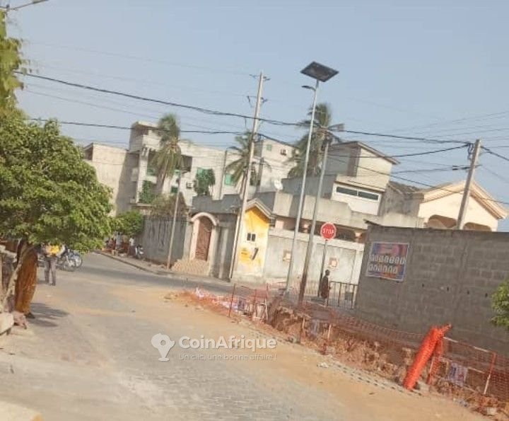 Terrain exceptionnel de 644 m² avec titre foncier et attestation de recasement