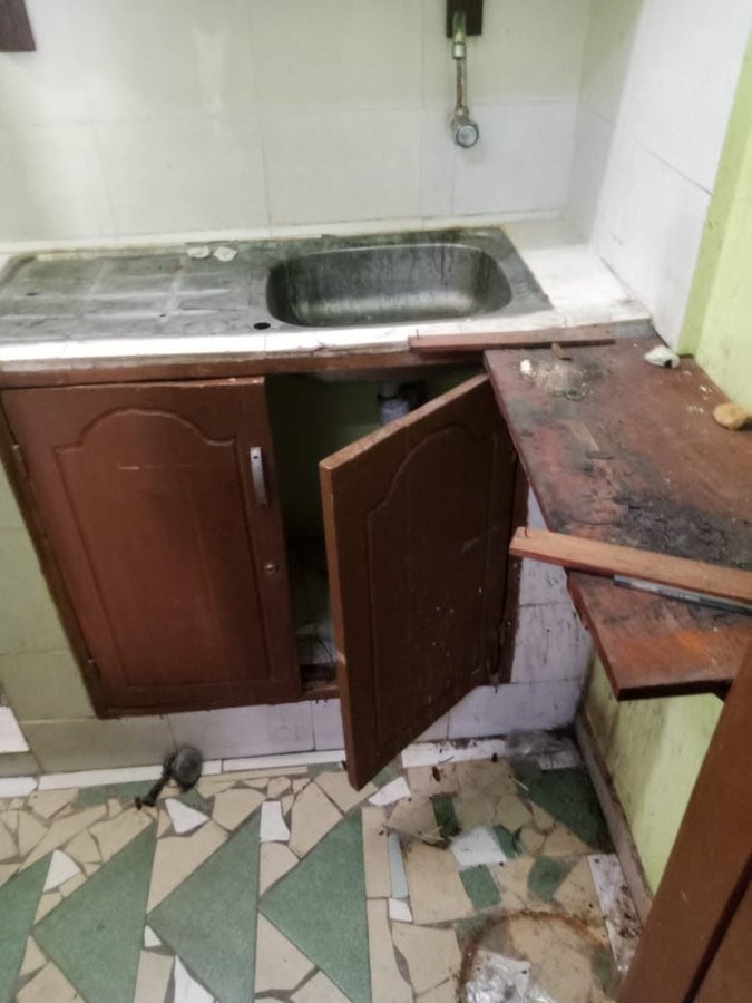 Appartement d'une pièce avec accès véhicules et compteur personnel