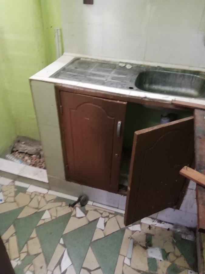 Appartement d'une pièce avec accès véhicules et compteur personnel