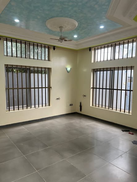 Villa luxueuse de 5 pièces avec climatisation et espaces spacieux