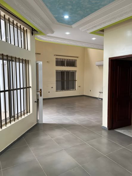 Villa luxueuse de 5 pièces avec climatisation et espaces spacieux