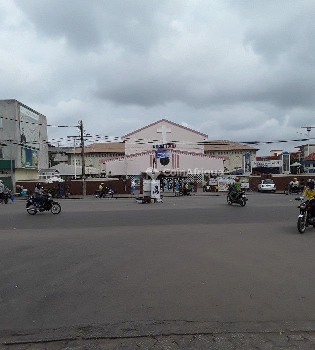 Terrain en angle de rue avec titre foncier - 505 m²