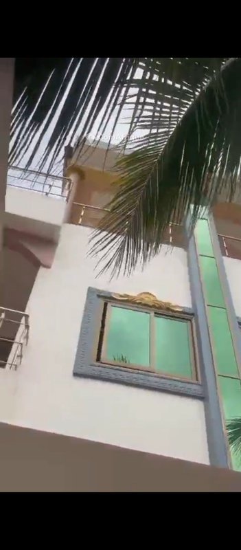 Villa luxueuse de 5 chambres avec salon staffé et titres fonciers en cours
