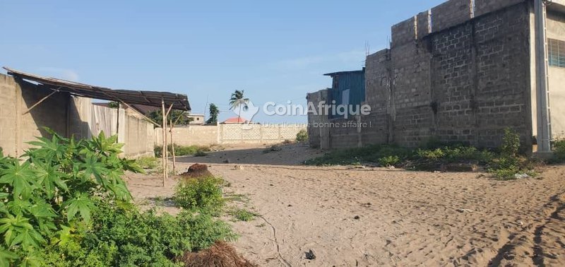 Terrain spacieux de 522 m² avec titre foncier personnel et levé topographique