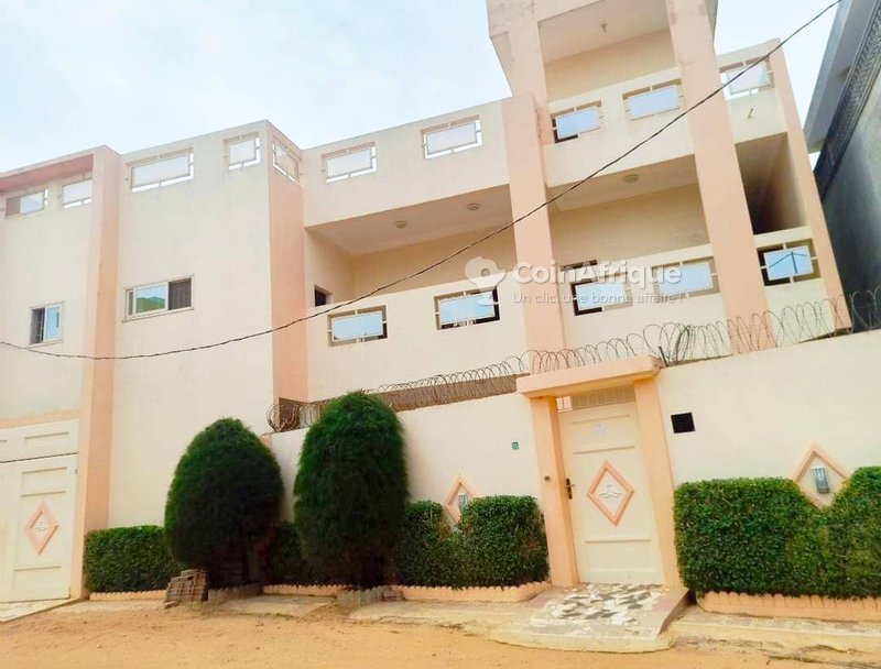 Villa luxueuse de 8 pièces avec commodités complètes