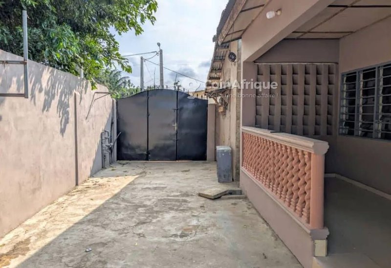 Maison locative de 7 pièces avec titre foncier personnel et potentiel locatif exceptionnel