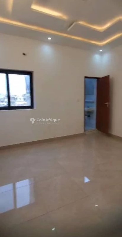 Appartement de 2 pièces avec escalier personnel et construction moderne